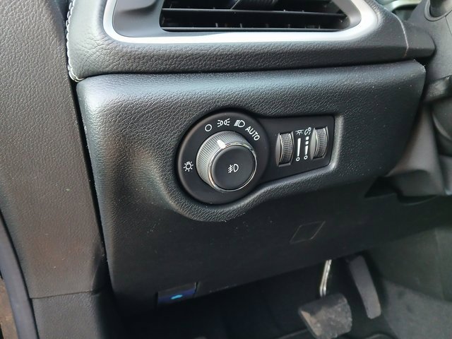 New 2026 Chrysler Pacifica Select image 10