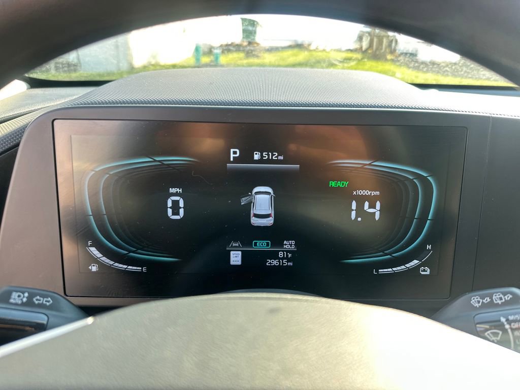 Used 2025 Kia Niro LX image 15