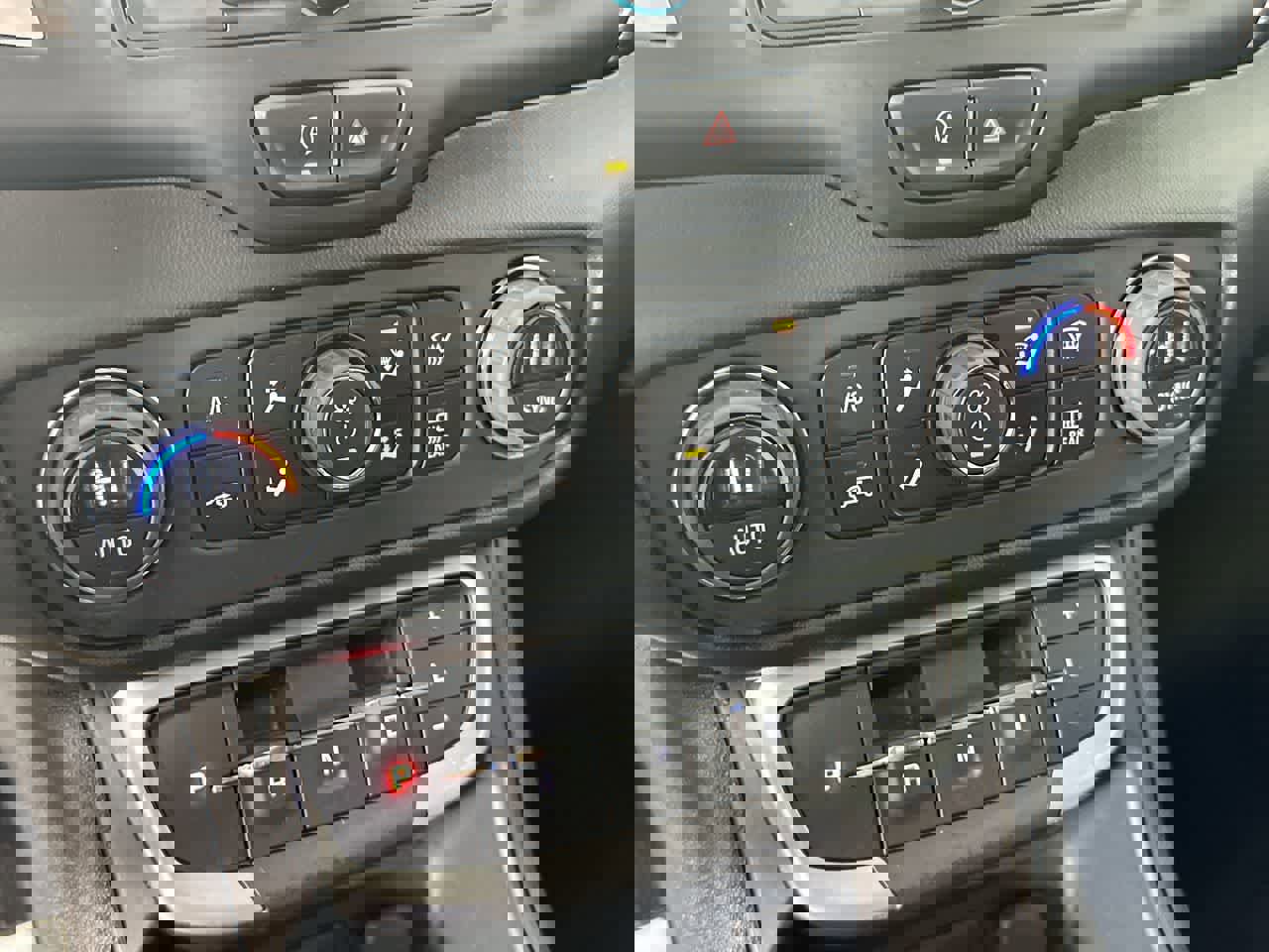 Used 2022 GMC Terrain SLE w/ Driver Convenience Package image 18