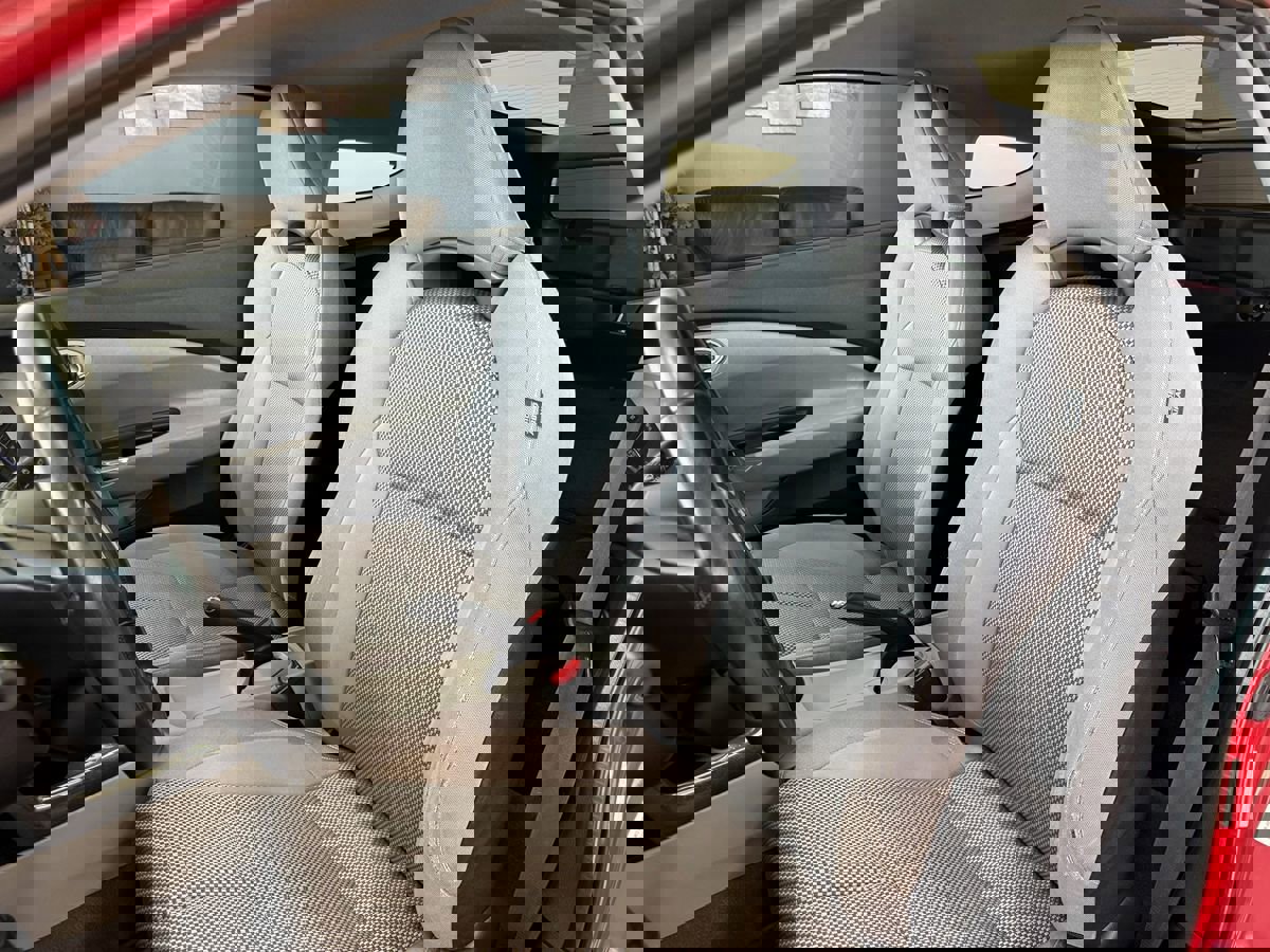 Used 2011 Honda CR-Z EX image 17