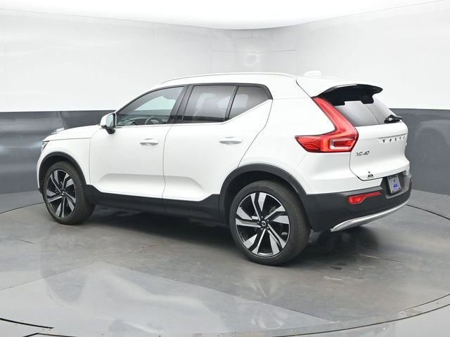 Used 2023 Volvo XC40 B5 Plus w/ Driver Assist Package AWD/4WD image 7