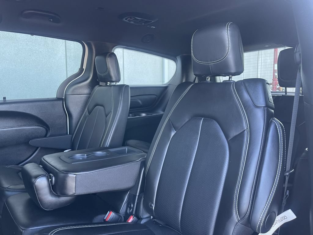 New 2026 Chrysler Pacifica Select FWD image 21