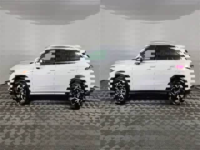 Used 2025 Mercedes-Benz GLC 350e GLC 350e image 2