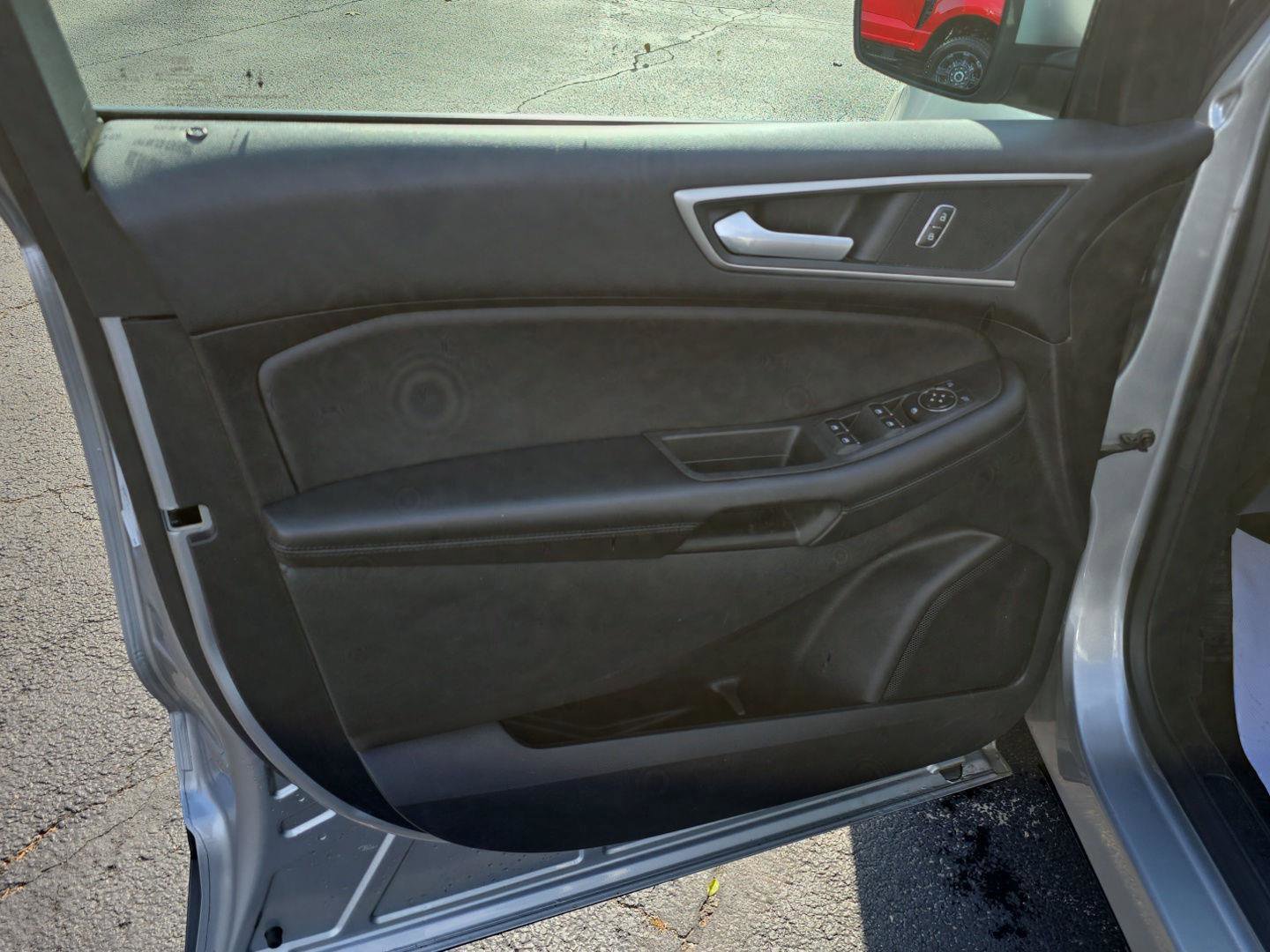 Used 2021 Ford Edge SEL image 10