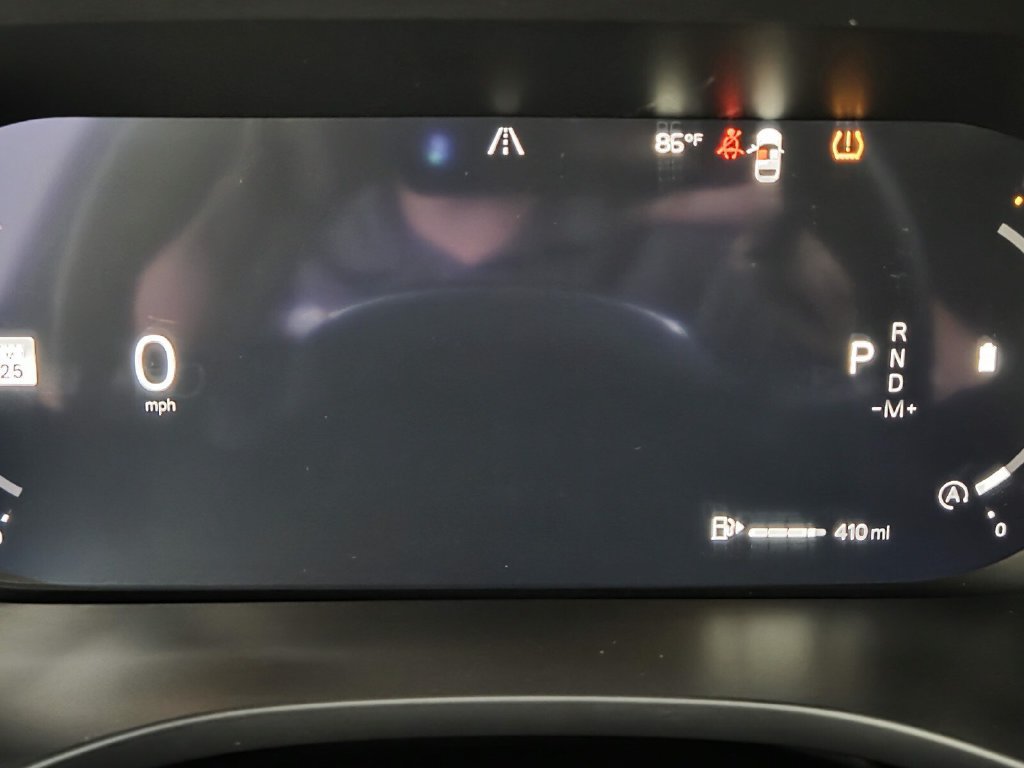 Used 2023 Volvo XC60 B5 Plus w/ Protection Package Premier FWD image 23