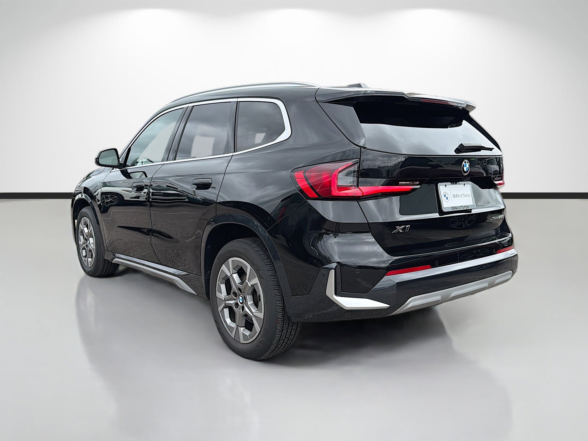 Used 2023 BMW X1 xDrive28i w/ Convenience Package AWD/4WD image 5
