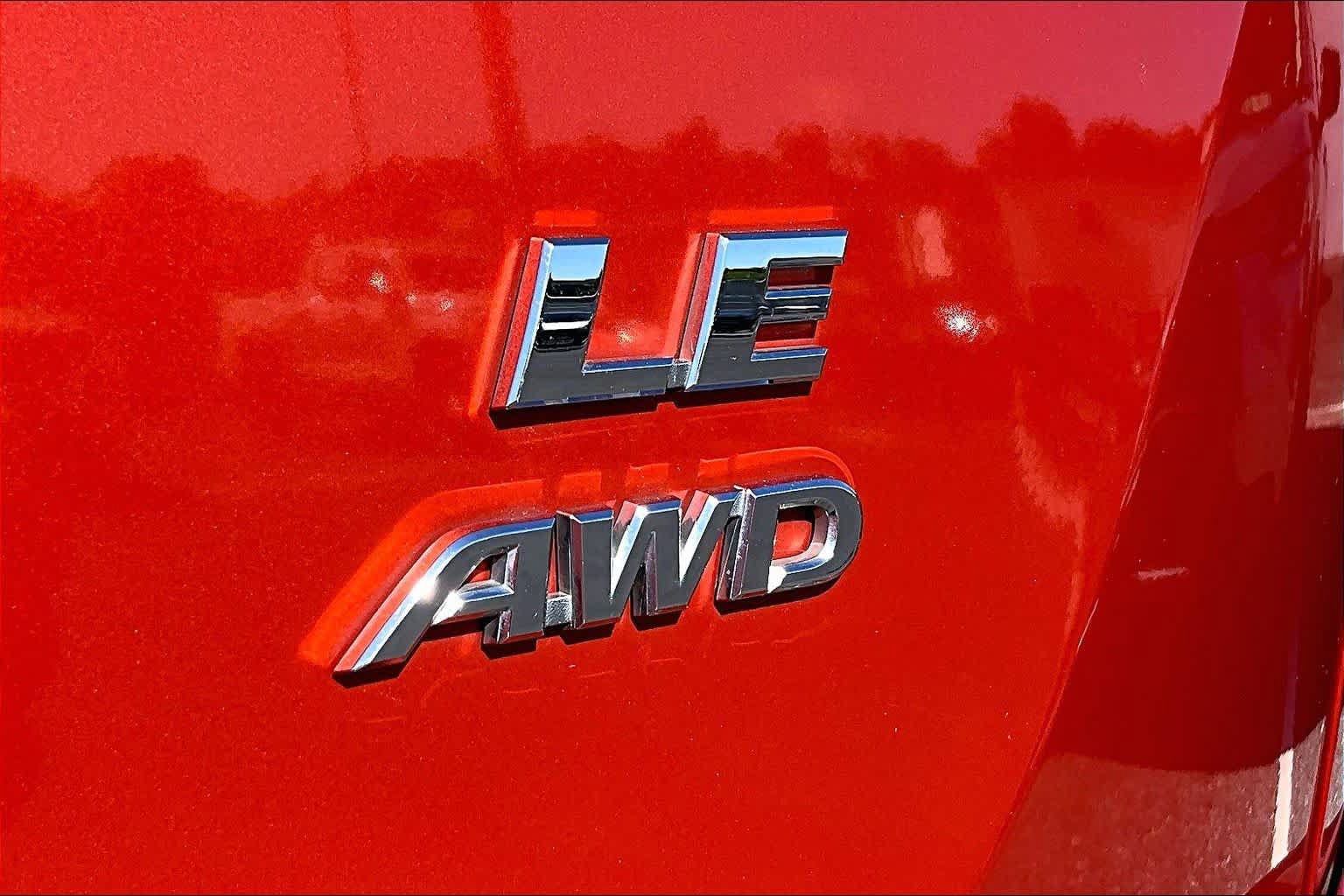 Used 2016 Toyota RAV4 LE AWD/4WD image 10