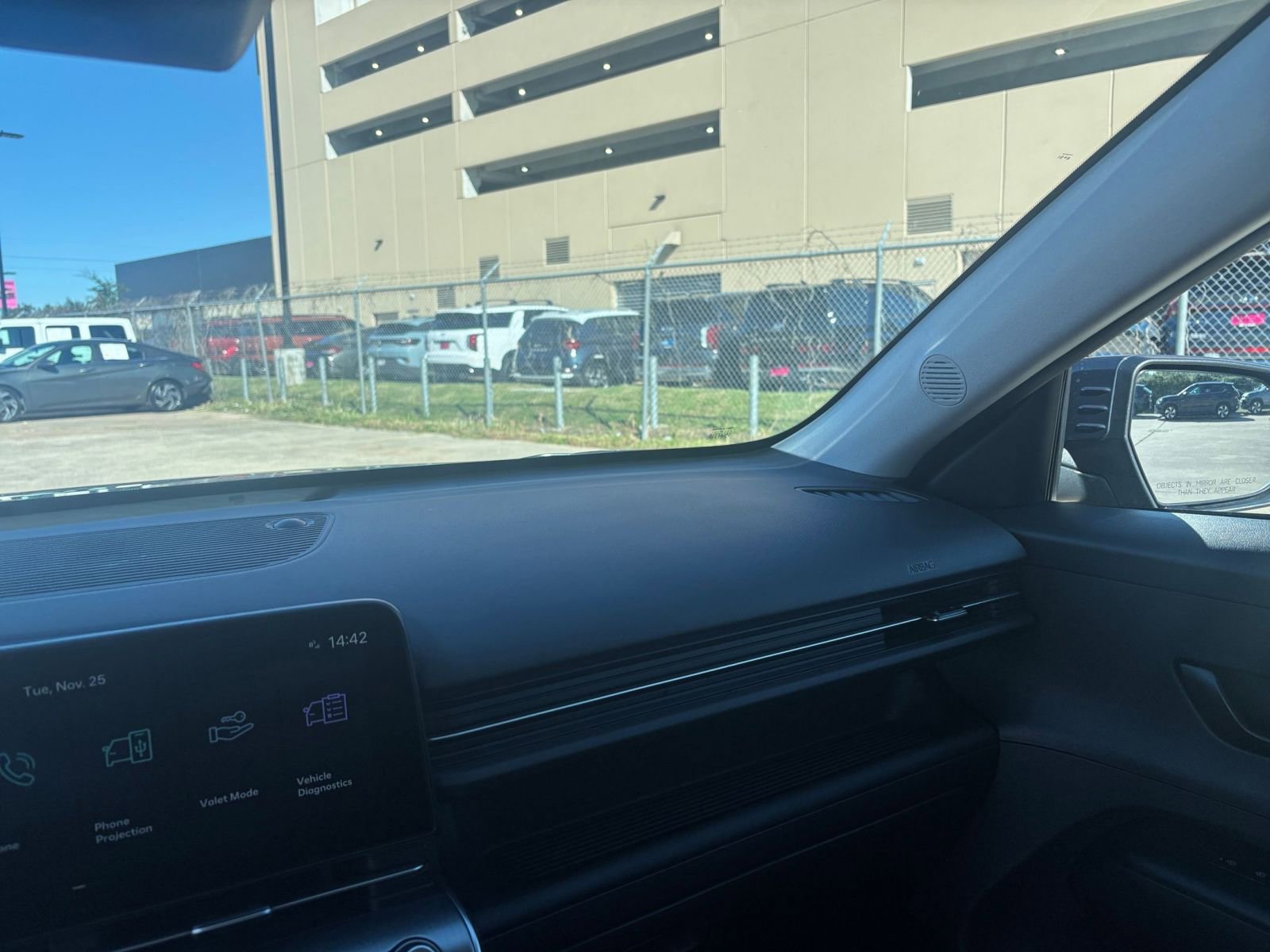 Used 2025 Hyundai Kona SEL image 33