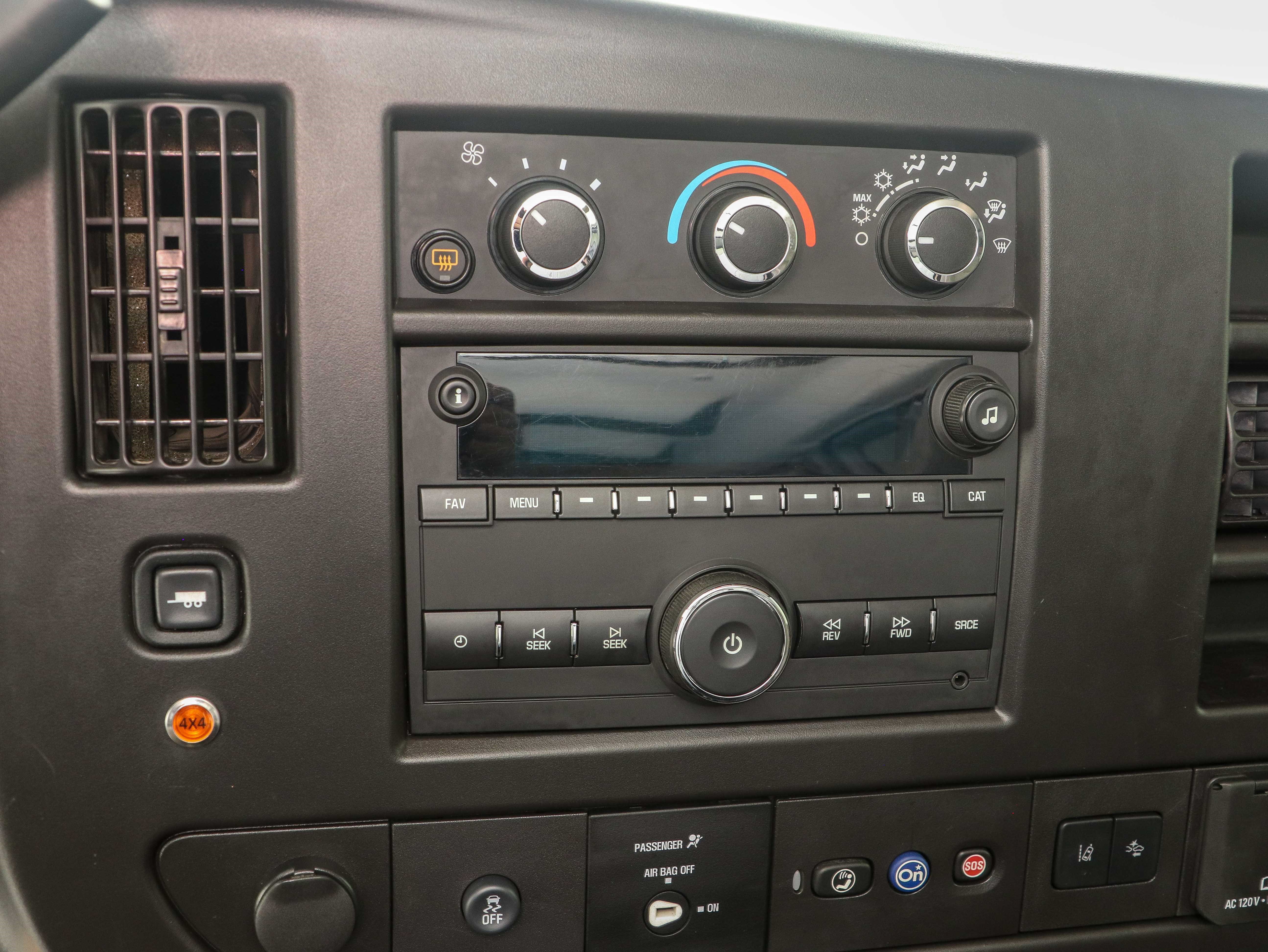 Used 2023 GMC Savana 3500 LS w/ Chrome Appearance Package RWD image 14