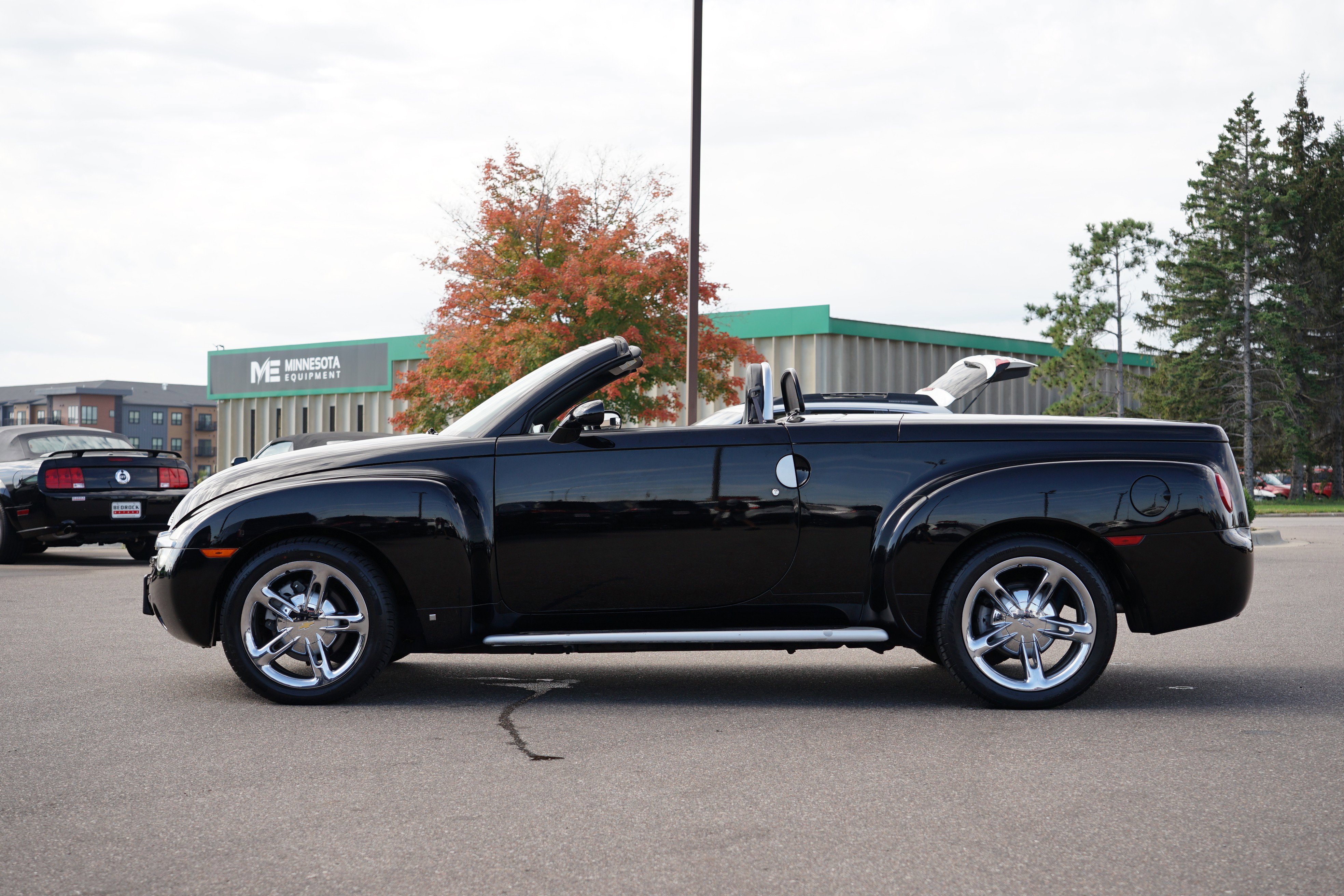 Used 2006 Chevrolet SSR w/ Preferred Equipment Group RWD image 6