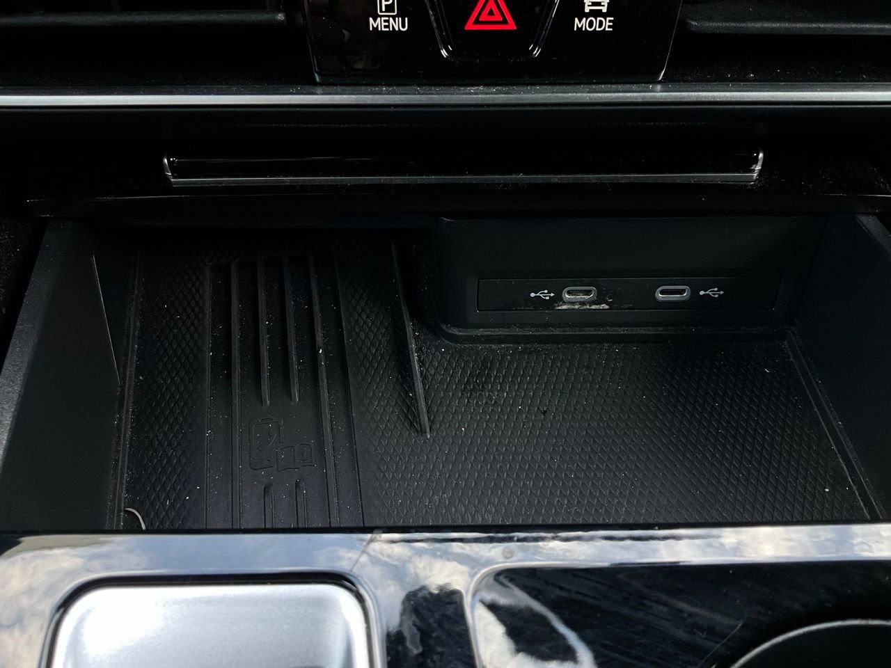 Used 2025 Volkswagen Atlas Cross Sport SE FWD image 27