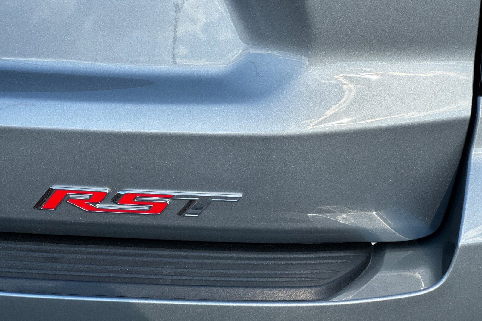 Certified 2025 Chevrolet Suburban RST image 30