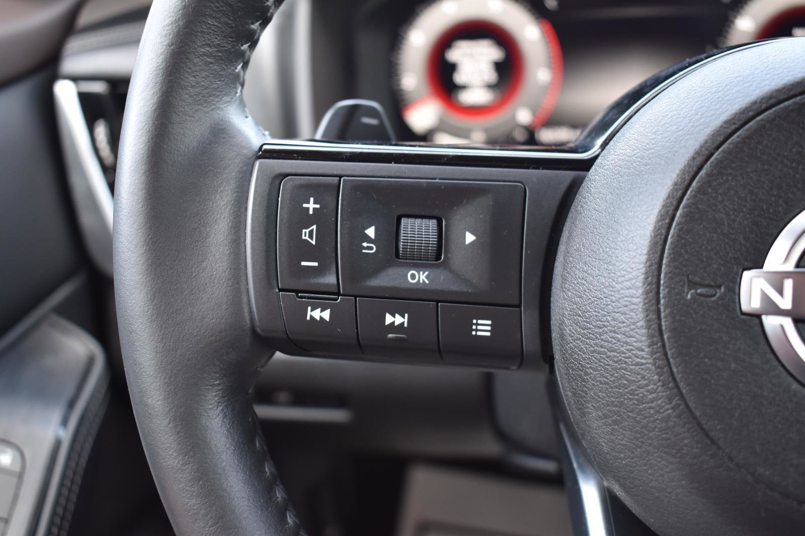 Used 2023 Nissan Rogue Platinum w/ Platinum Premium Package FWD image 37