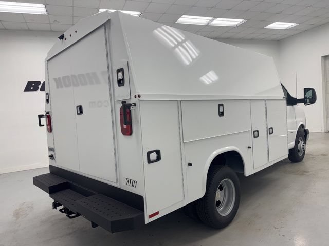 New 2026 Chevrolet Express 3500 w/ Power Convenience Package RWD image 5