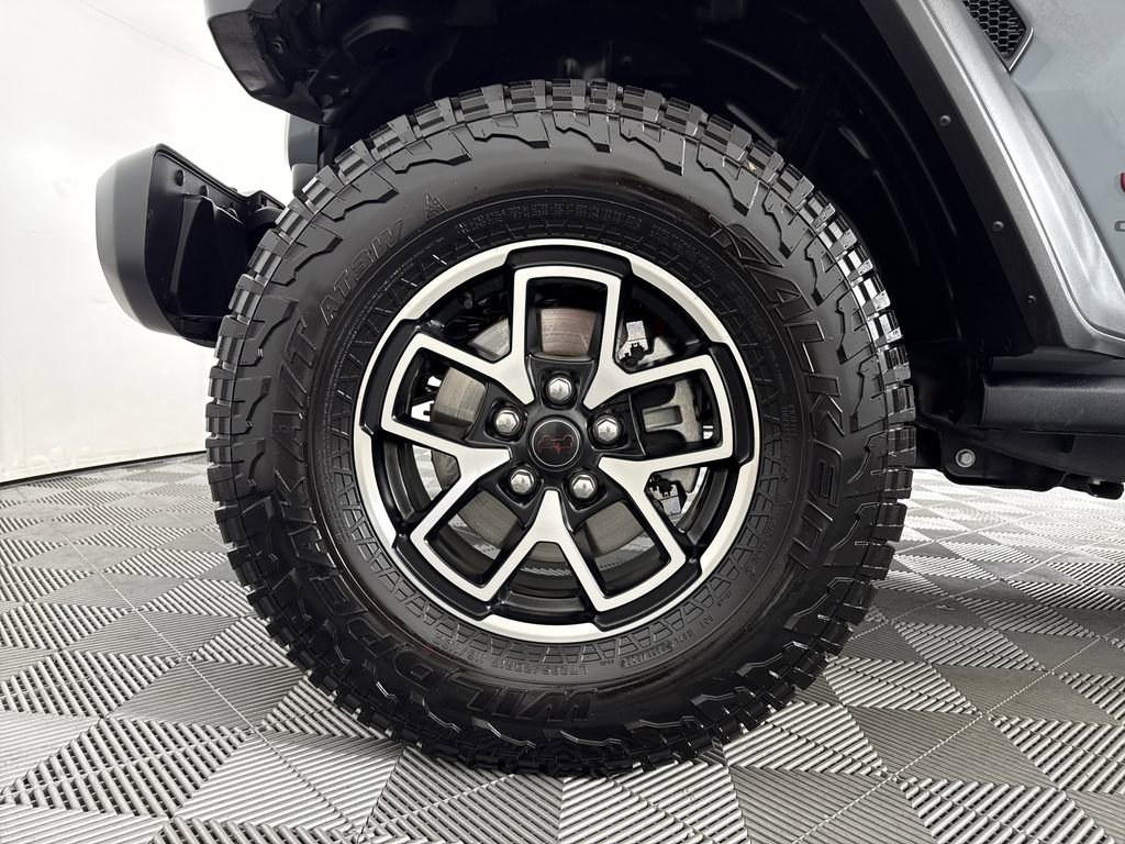 Used 2024 Jeep Gladiator Rubicon w/ Convenience Group image 9