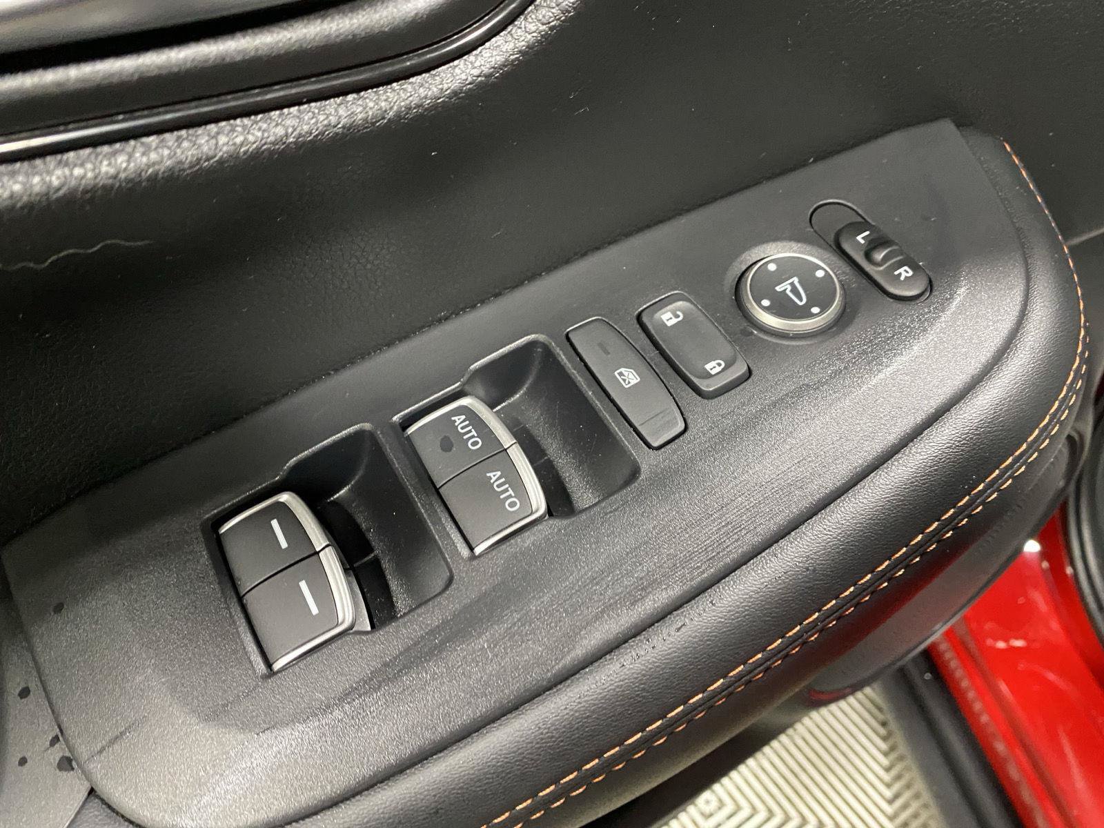 Used 2025 Honda HR-V Sport image 17