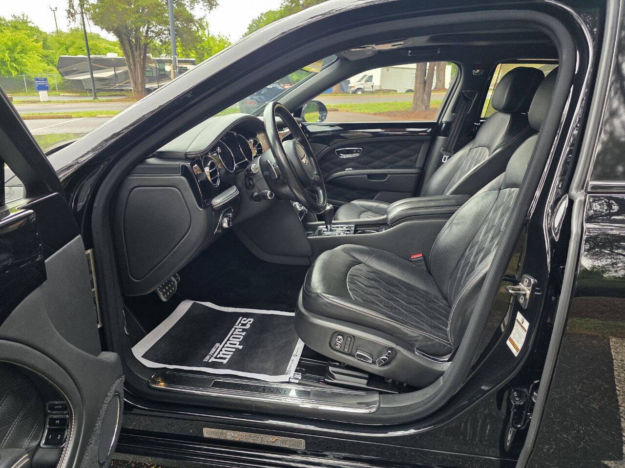 Used 2017 Bentley Mulsanne RWD image 82