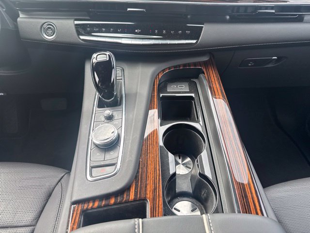 Used 2023 Cadillac Escalade Premium Luxury AWD/4WD image 22