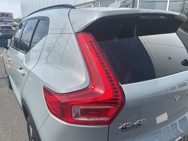 Certified 2025 Volvo XC40 B5 Plus AWD/4WD image 10