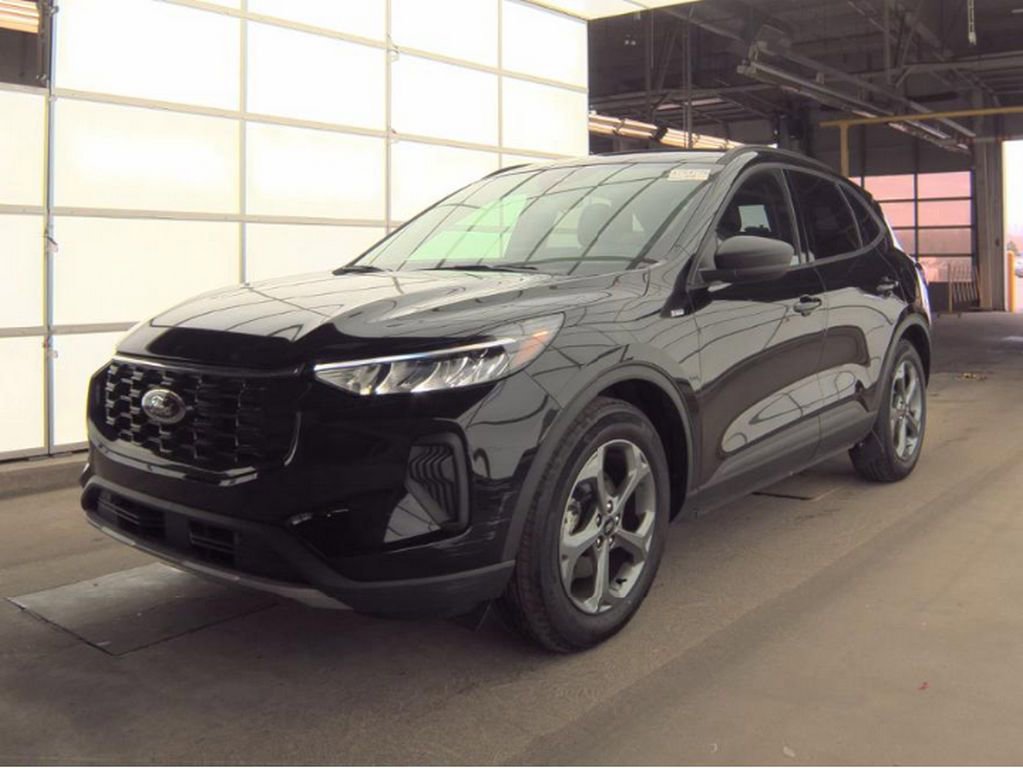Used 2025 Ford Escape ST-Line w/ Equipment Group 301A image 2