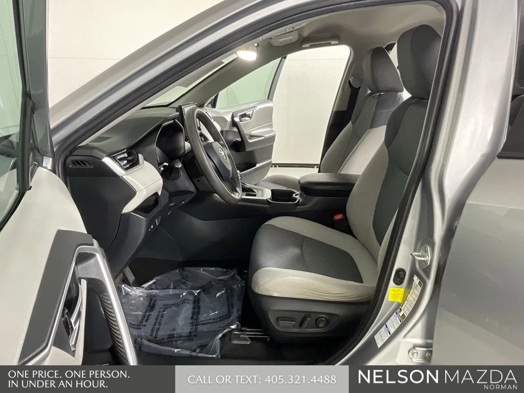 Used 2020 Toyota RAV4 XLE image 11