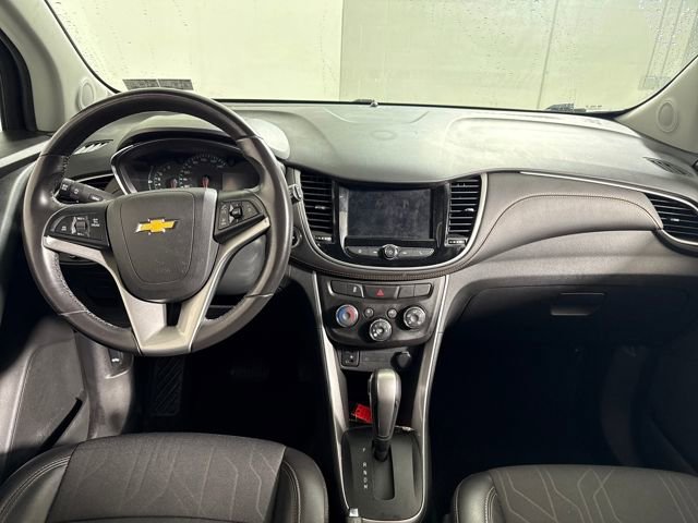 Used 2020 Chevrolet Trax LT w/ LT Convenience Package image 18