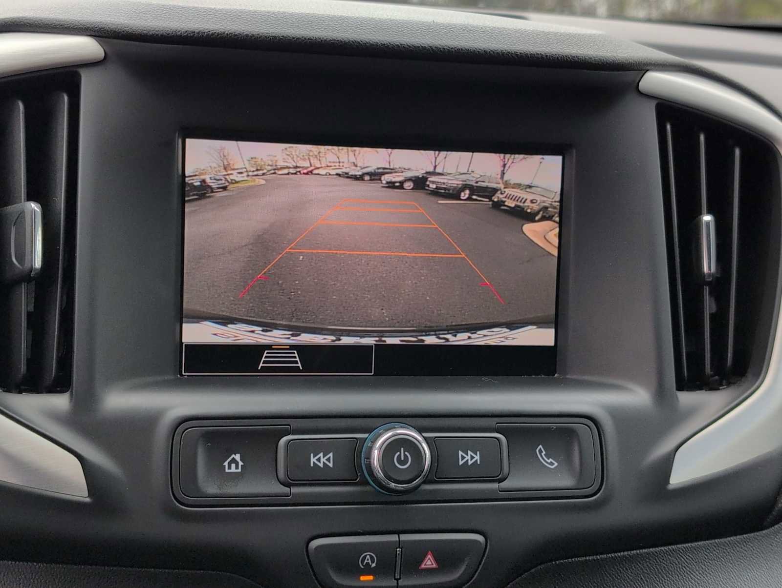 Used 2024 GMC Terrain SLE image 29