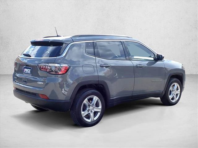 Used 2023 Jeep Compass Latitude AWD/4WD image 4