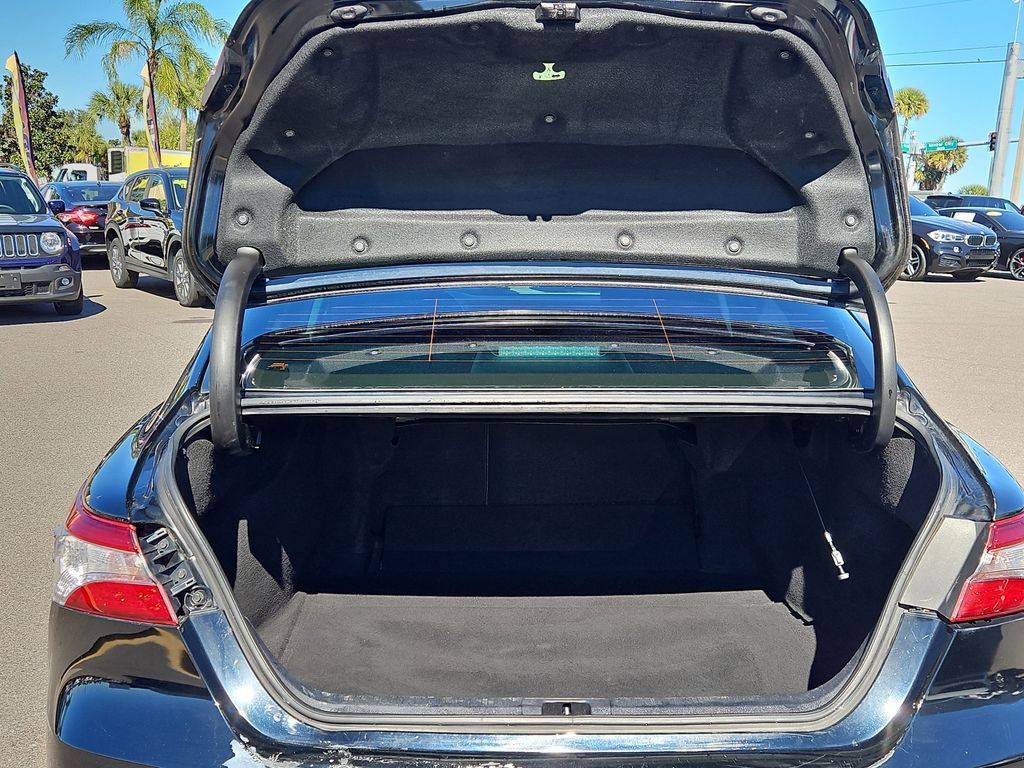 Used 2020 Toyota Camry LE image 7