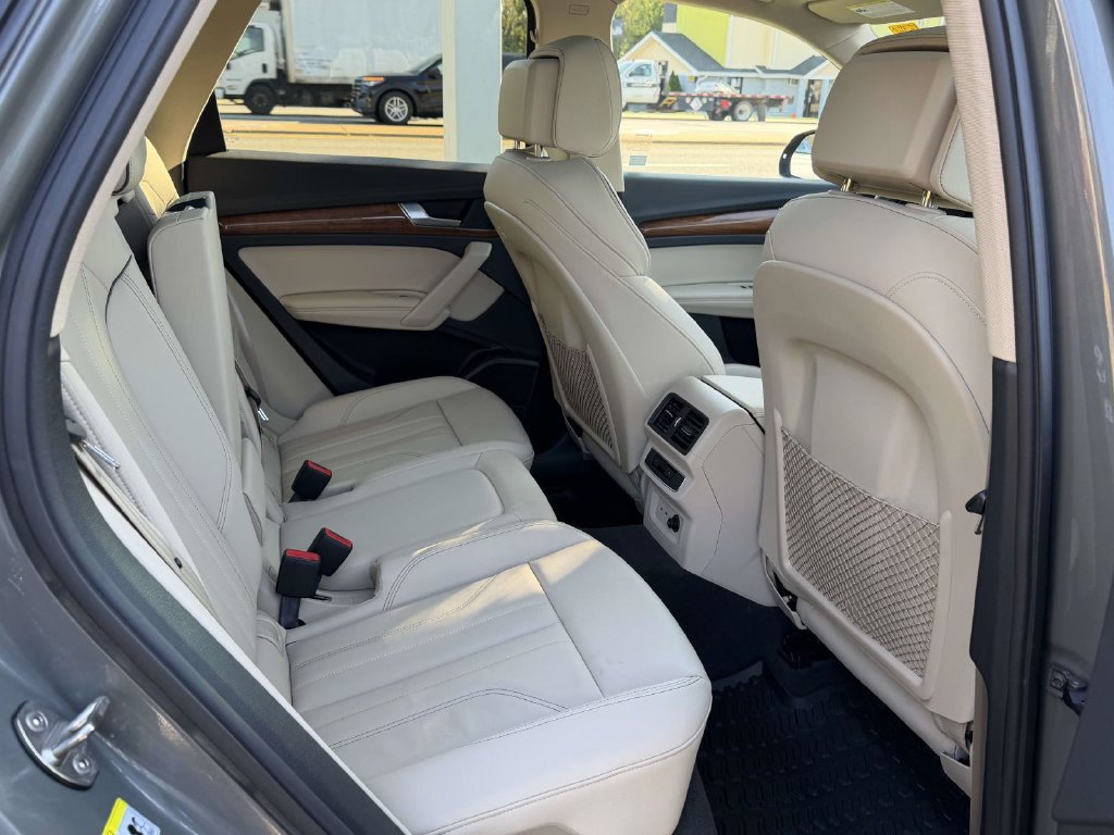Used 2023 Audi Q5 e Premium Plus AWD/4WD image 13