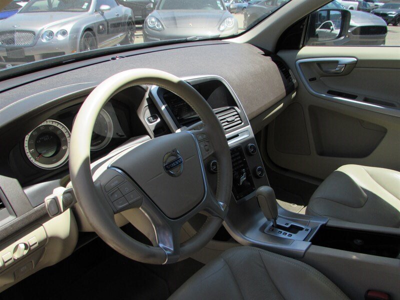 Used 2012 Volvo XC60 3.2 FWD image 10