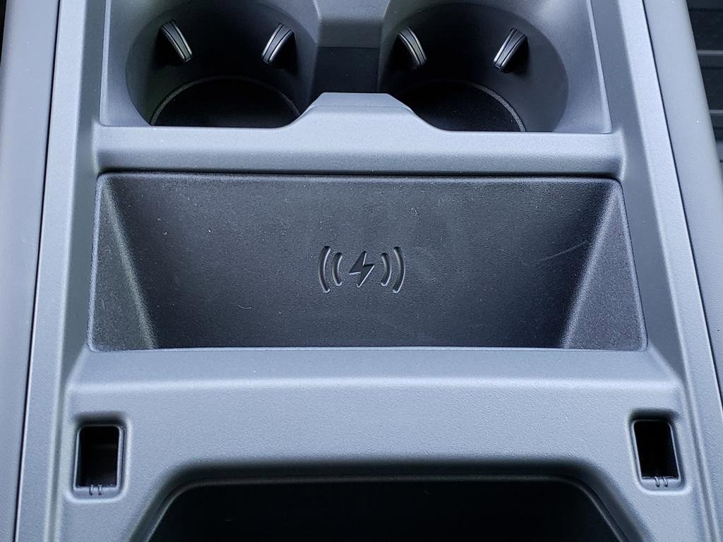 New 2025 Land Rover Defender 130 X-Dynamic SE image 26