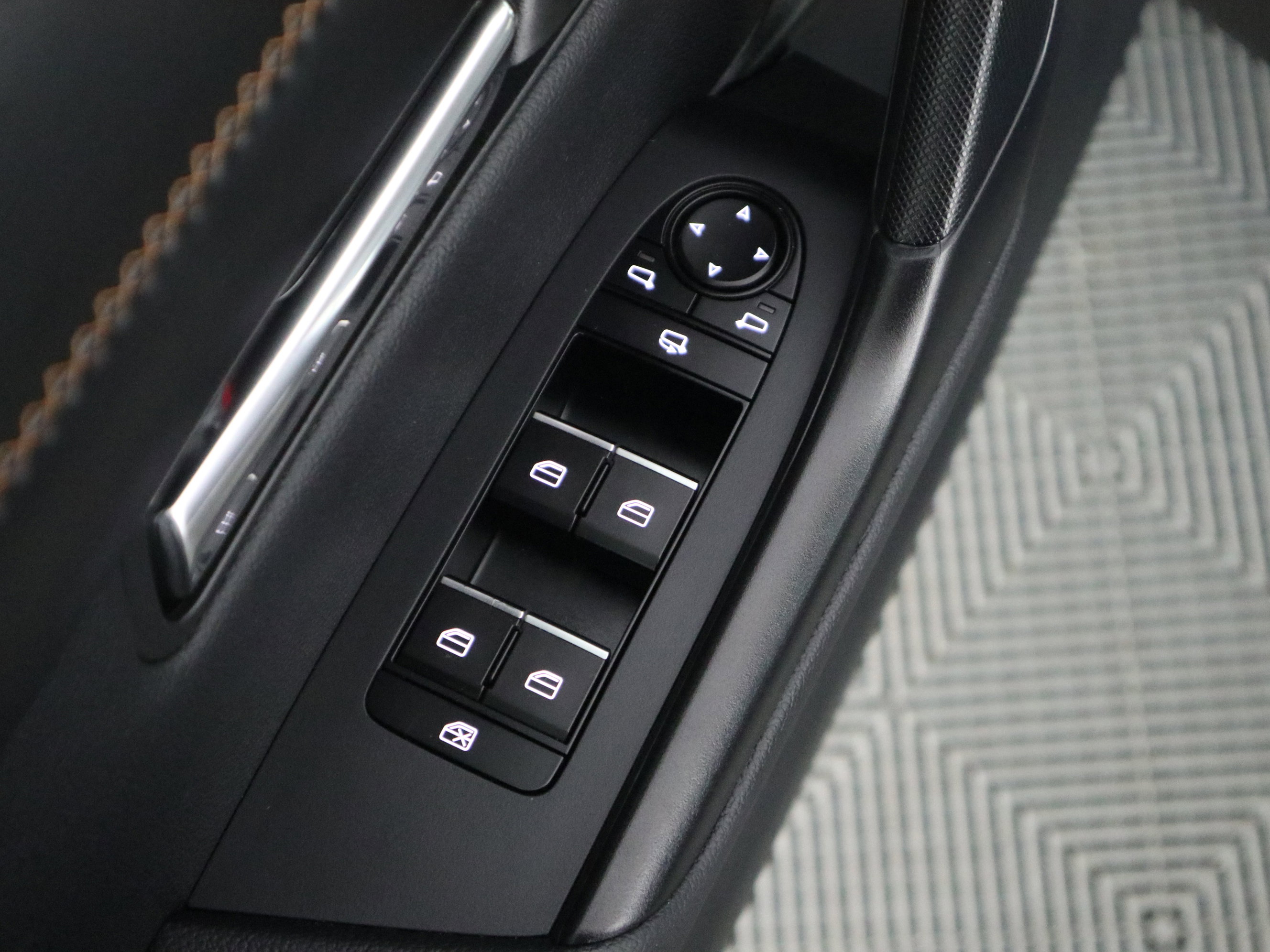 Certified 2025 MAZDA CX-50 AWD 2.5 S w/ Premium Plus Pkg image 37