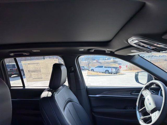 New 2026 Jeep Grand Cherokee Limited AWD/4WD image 31