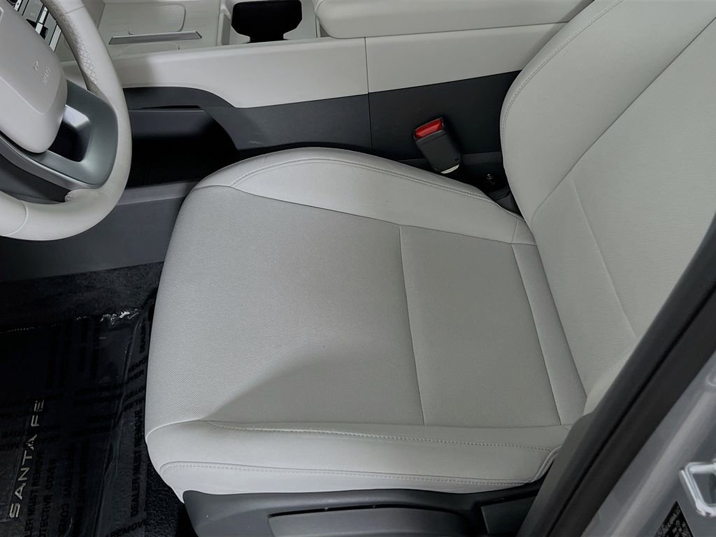 Certified 2025 Hyundai Santa Fe SE image 17