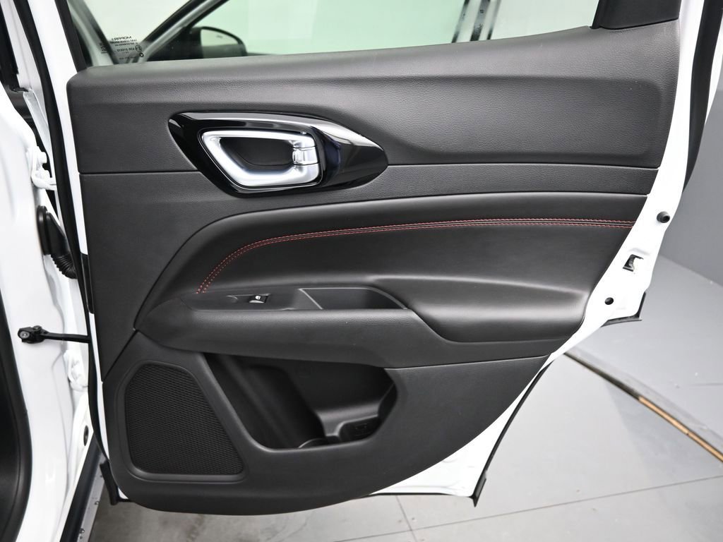 New 2026 Jeep Compass Trailhawk image 16