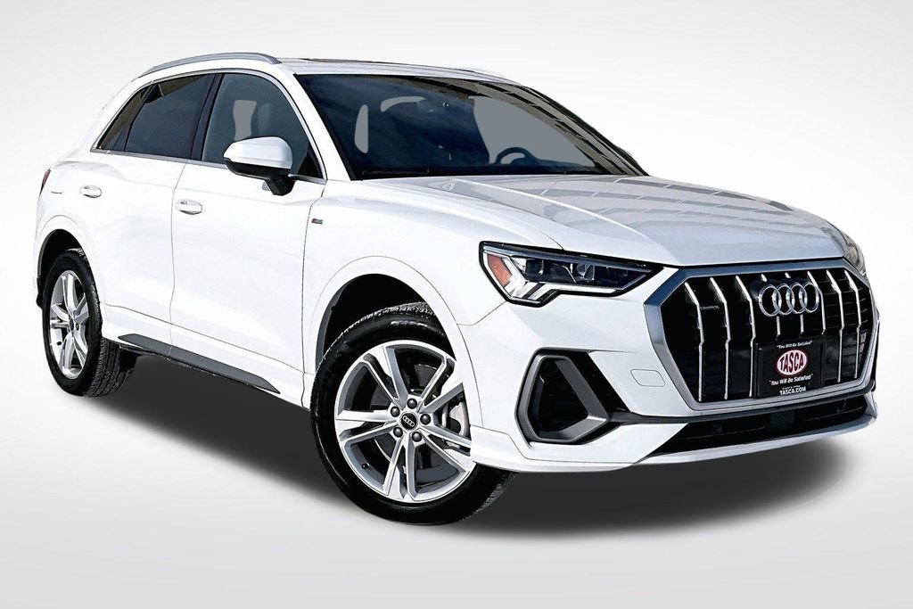 Used 2024 Audi Q3 2.0T Premium Plus w/ Premium Plus Package image 3