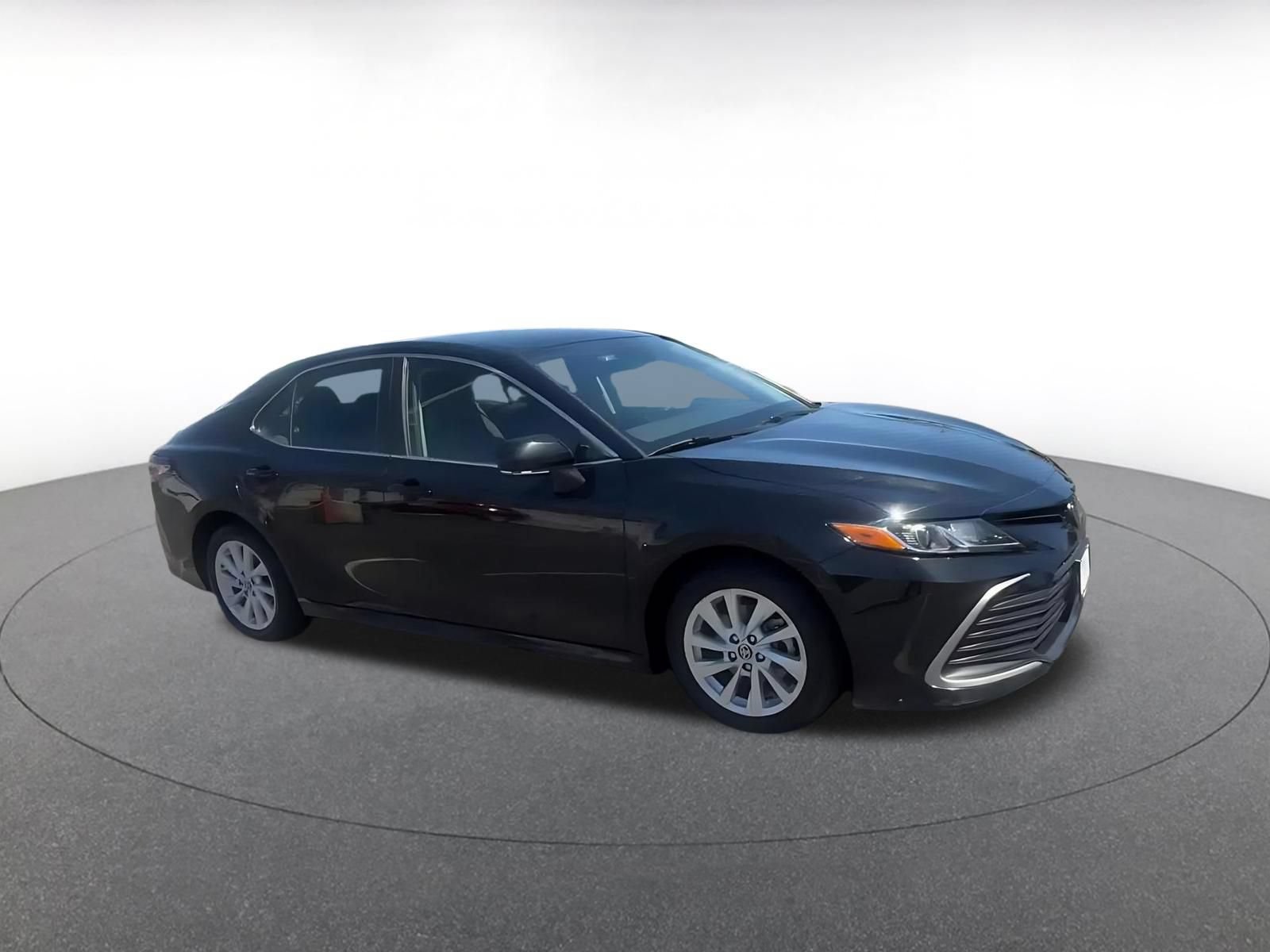Used 2023 Toyota Camry LE FWD video 2