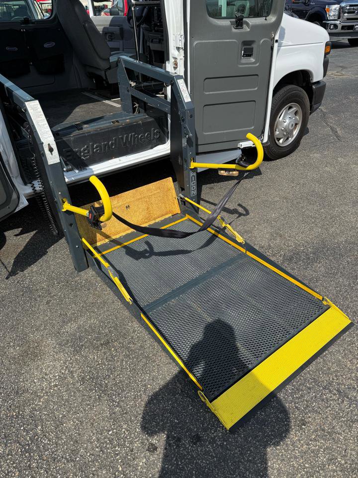 Used 2012 Ford E-250 and Econoline 250 w/ PWR Group RWD image 2