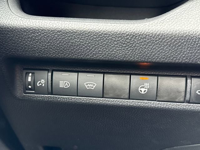 Used 2023 Toyota RAV4 XLE Premium image 33