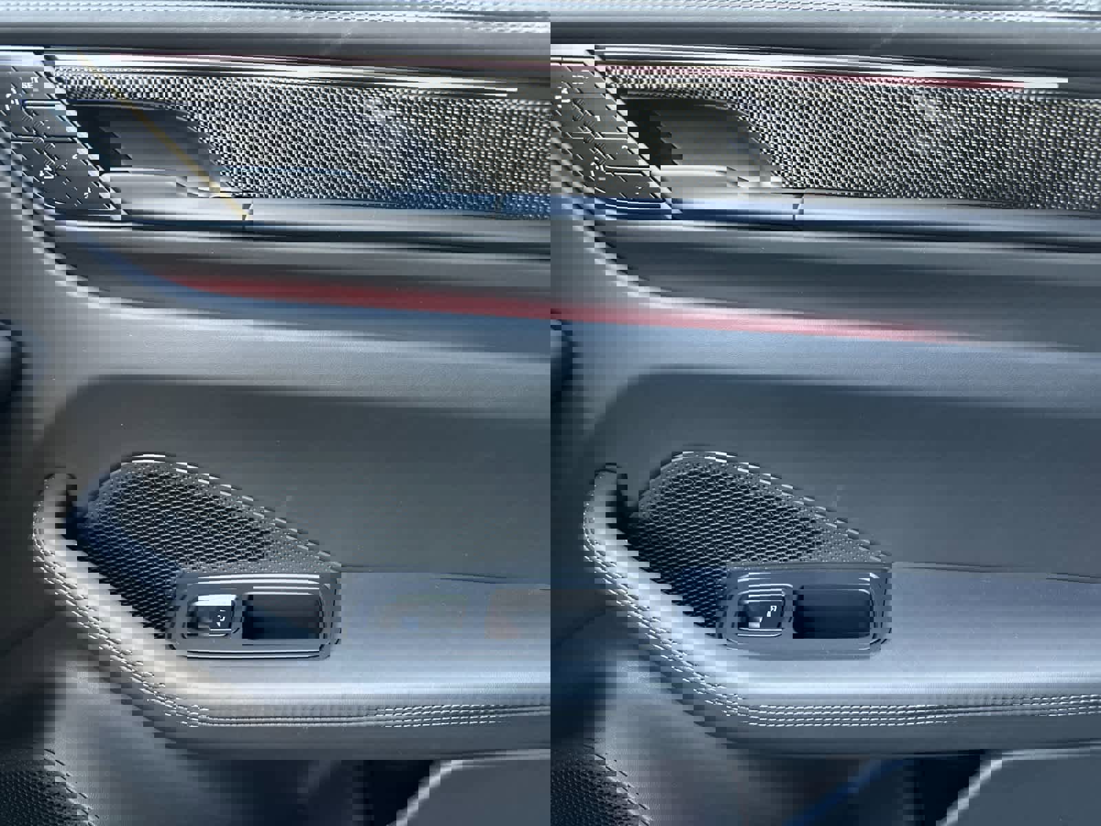 New 2026 Porsche Macan Turbo Electric image 19