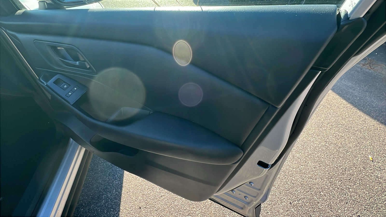 Used 2024 Nissan Rogue S image 18