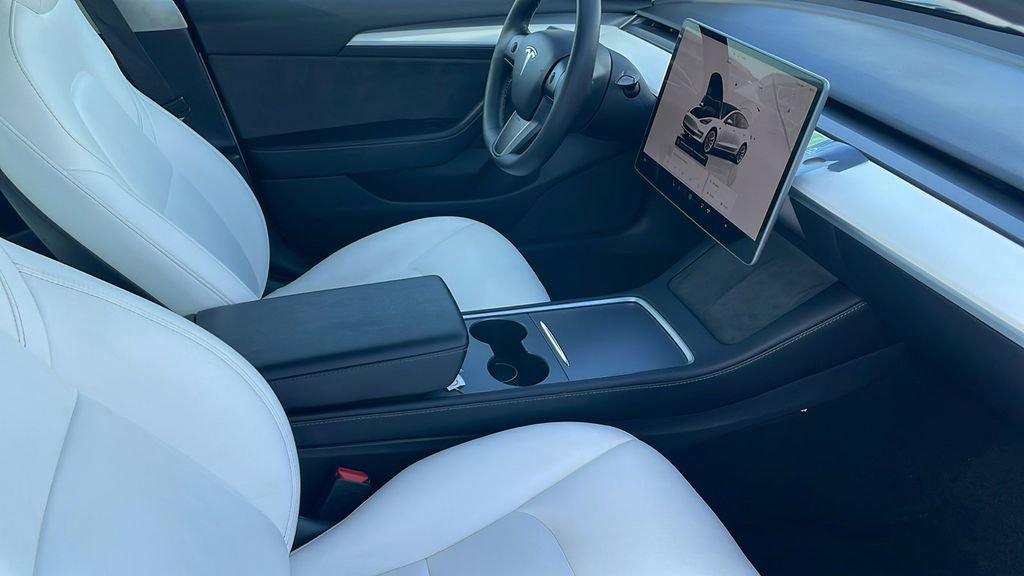 Used 2022 Tesla Model 3 Standard Range image 26