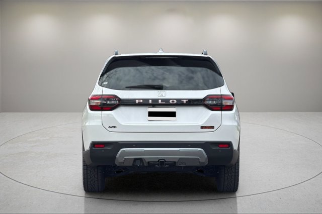 New 2026 Honda Pilot TrailSport image 4