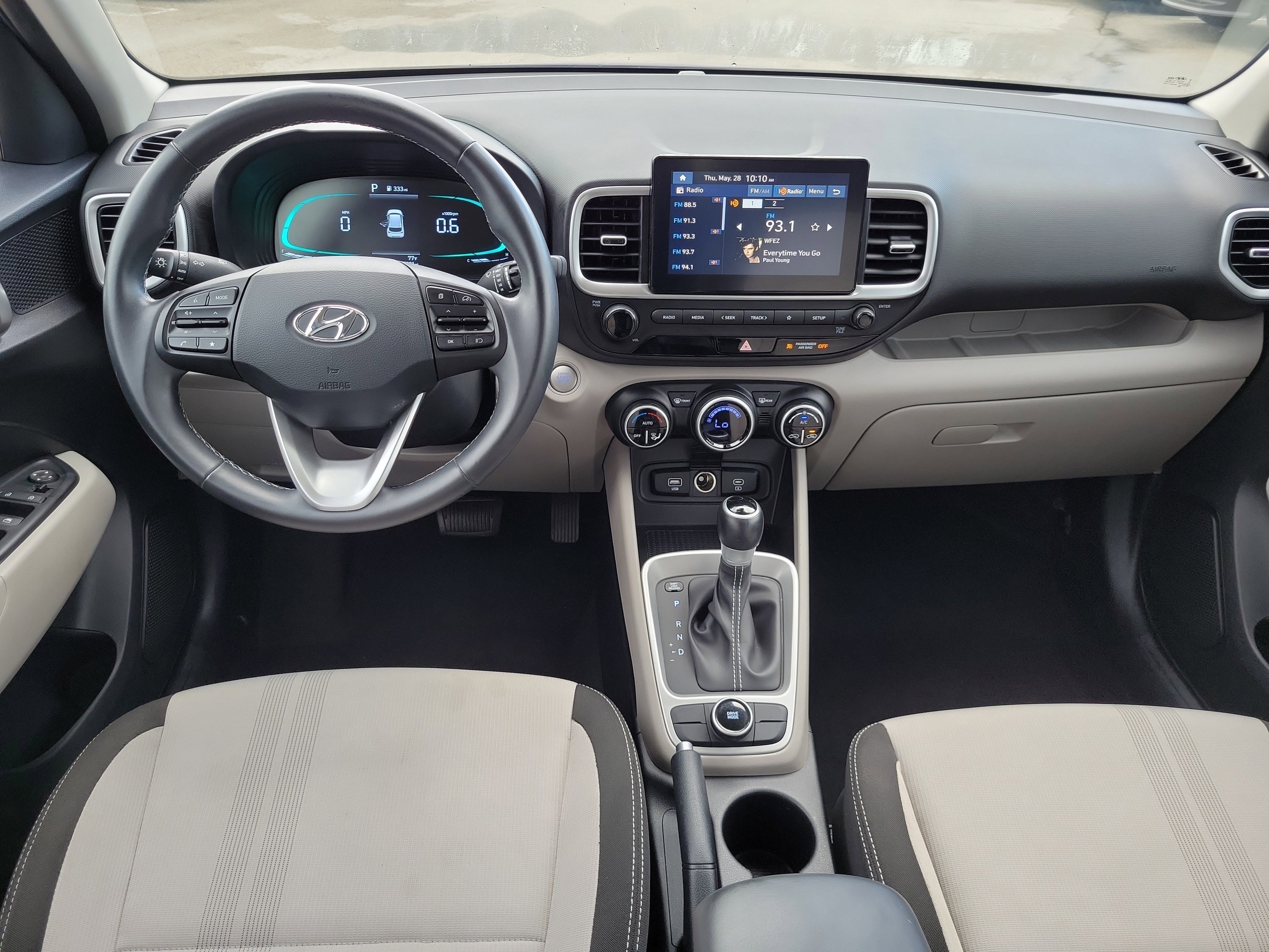 Used 2025 Hyundai Venue FWD image 16