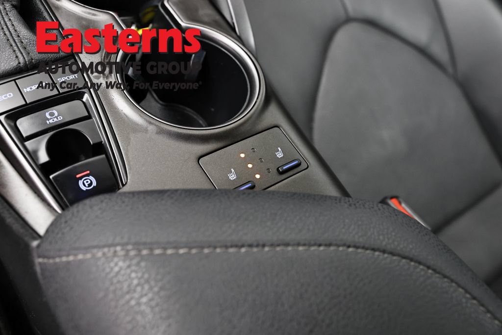 Used 2023 Toyota Camry XSE FWD image 21