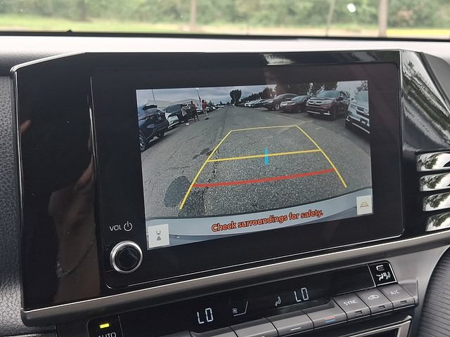 Used 2025 Toyota Camry SE FWD image 17