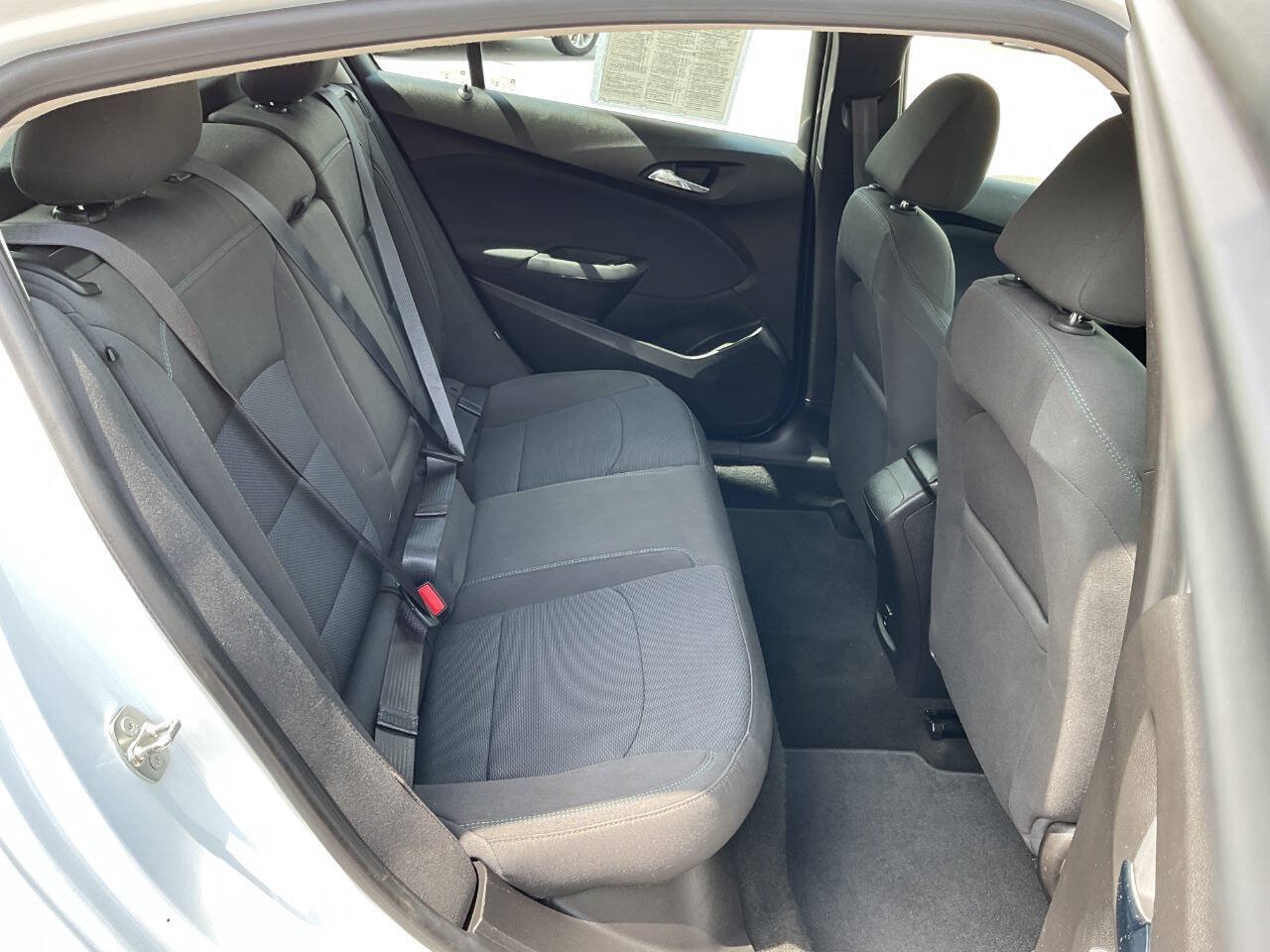 Used 2017 Chevrolet Cruze LT w/ Convenience Package FWD image 33
