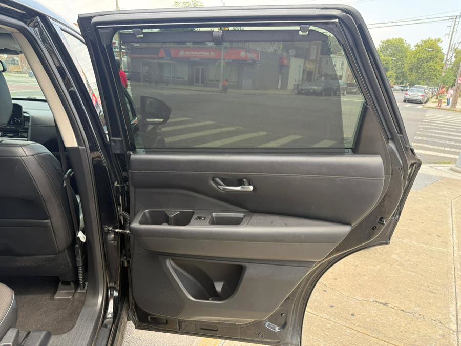 Used 2022 Nissan Pathfinder SL w/ SL Premium Package image 26