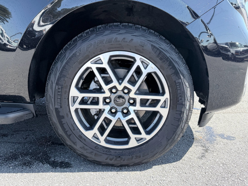 Used 2025 Ford Expedition Active AWD/4WD image 37